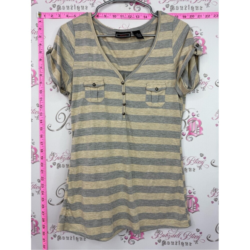 Licorice Button-Front V-Neck Stripe Tee - Gray & Cream